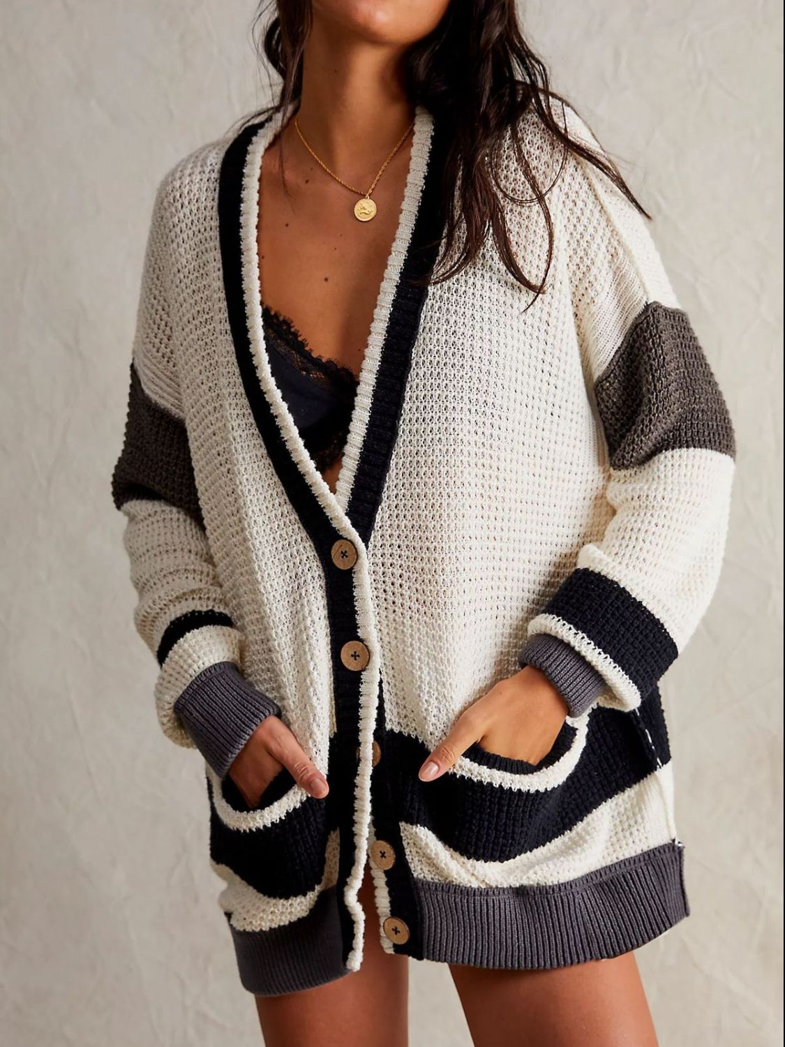 Pocketed Contrast V-Neck Long Sleeve Cardigan Trendsi